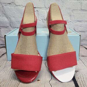 LifeStride Yolo Ankle Strap Sandals